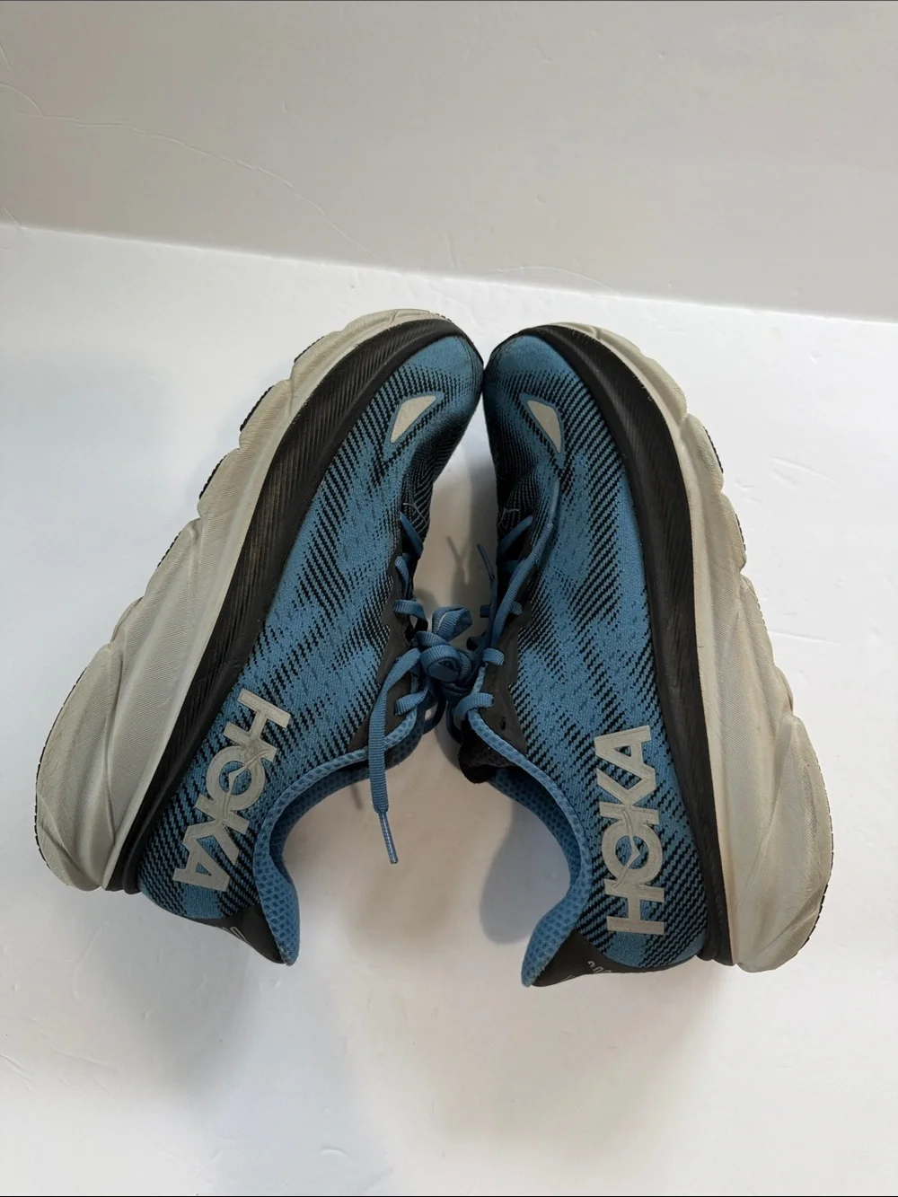 Hoka Men's Blue and Black Athletic Running shoes without insoles